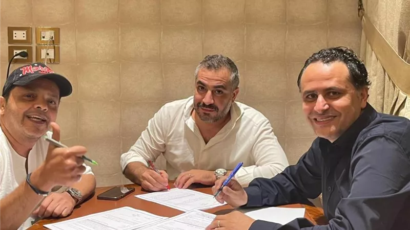 استمرارا لانطلاقتها القوية .. هنيدى مذيعا لأول مرة على شاشة المحور
