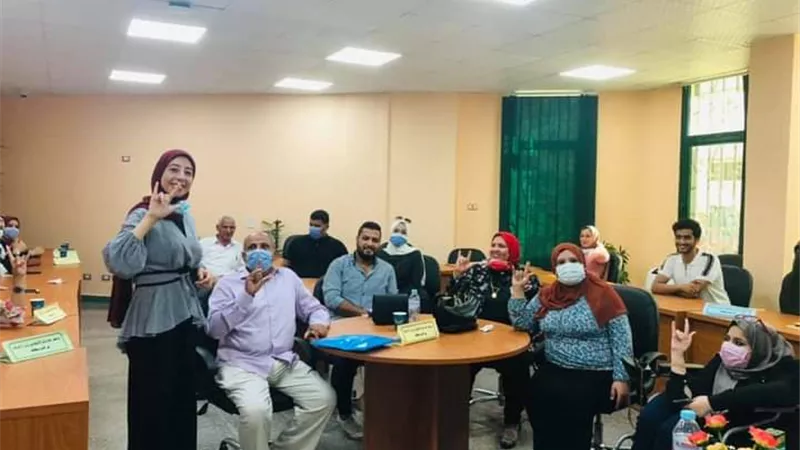 ورشة عمل لتعليم لغة الإشارة بمركز خدمات الاشخاص ذوى الاعاقة بجامعة المنصورة