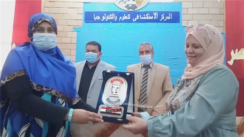 وكيل تعليم الوادى الجديد يشهد تكريم اوائل الجمهورية فى المكتبات والأنشطة الرياضية