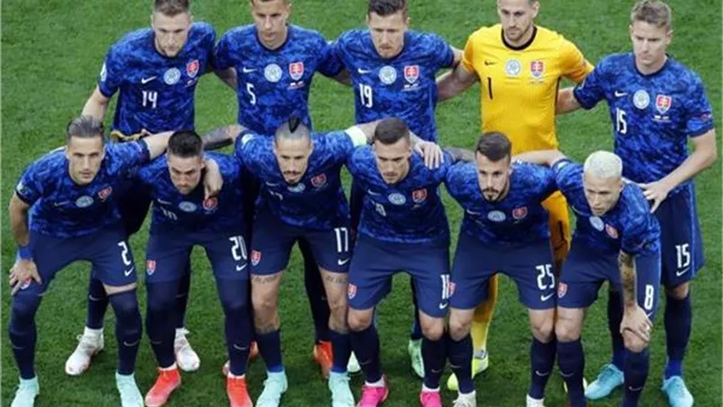 منتخب سلوفاكيا يعلن ظهور إصابتين بفيروس كورونا قبل مواجهة السويد