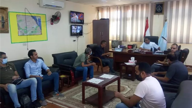 رئيس مدينة رأس غارب يستقبل مسئول وحدة المتغيرات المكانية لمتابعة التعديات والبناء المخالف لمدينة رأس غارب