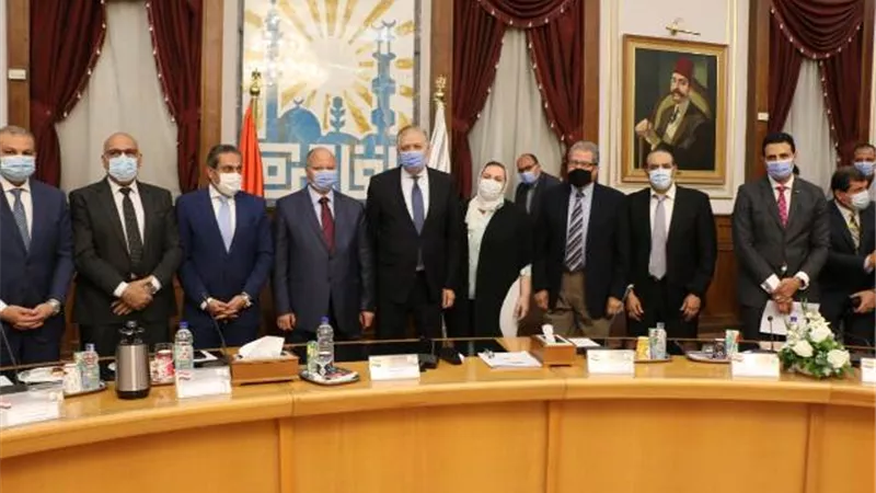 توقيع عقد بين محافظة القاهرة ومجموعة الملاك الكويتين بمثلث ماسبيرو لاستكمال التطوير