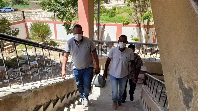 رئيس مركز الطود جنوب الأقصر يتفقد اعمال صيانة مدرسة وإنارة عدد من الشوارع بكنشية النوبة