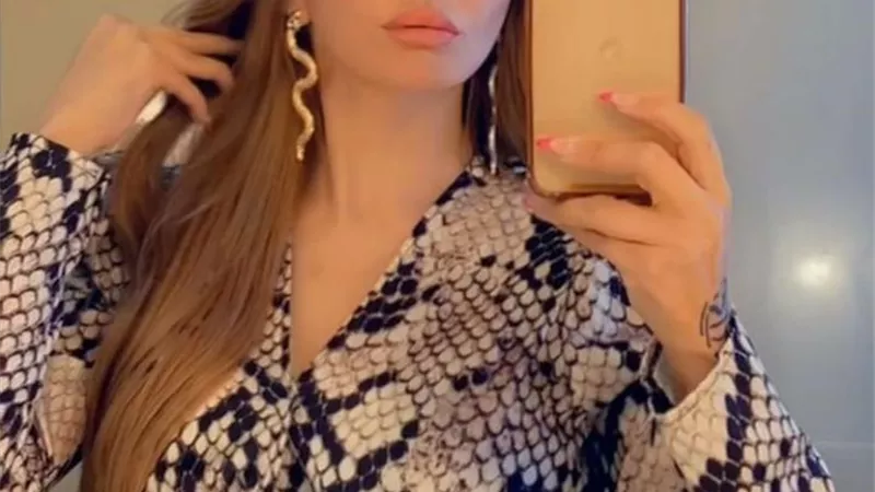 شاهد .. سيلفى ياسمين الخطيب يخطف القلوب