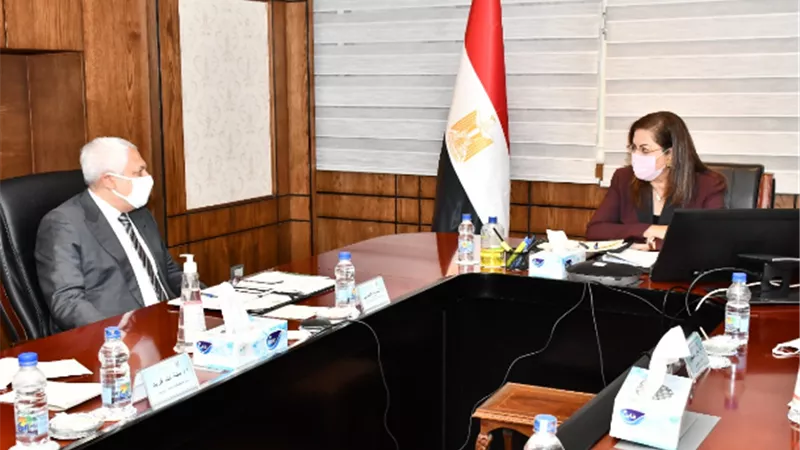 وزيرة التخطيط تلتقي الرئيس التنفيذي للمؤسسة الإسلامية لتأمين الاستثمار وائتمان الصادرات