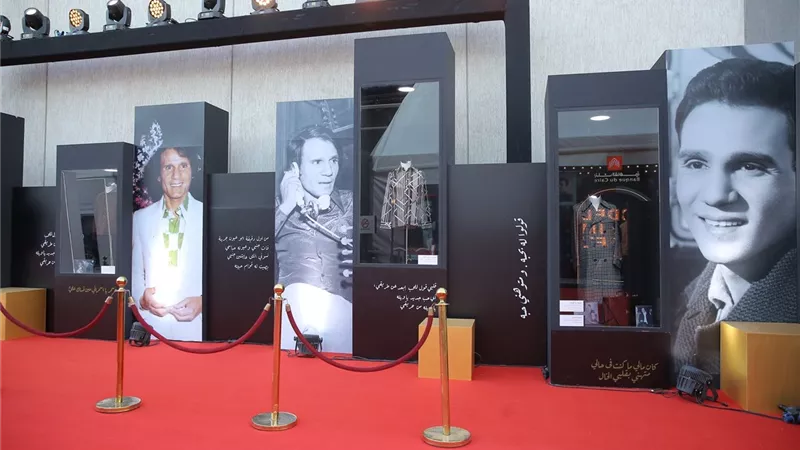 إقبال جماهيري كبير على أولي حفلات العندليب عبد الحليم حافظ بتقنية الهولوجرام
