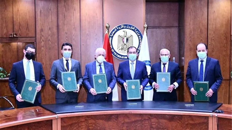 طارق شوقى يوقع بروتوكول تعاون لتطوير التعليم الفنى مع الملا والغضبان