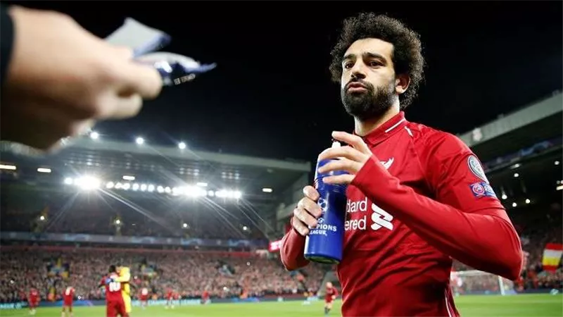 بالفيديو.. إعلامي: محمد صلاح فخر مصر والعرب