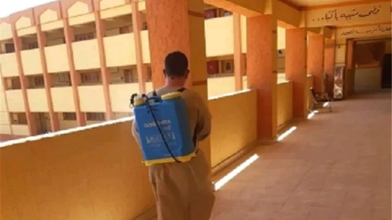 الأقصر الأزهرية تعتمد فرق لتطهير وتعقيم لجان امتحانات الشهادة الثانوية