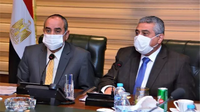 ننشر كواليس اجتماع وزير الطيران ونائبه برؤساء الشركات الخاصة