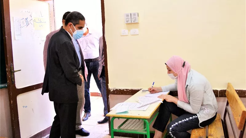 محافظ الغربية يتفقد امتحانات الدبلومات الفنية-صور