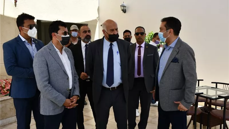 وزير الشباب ونظيره الفلسطينى يشهدان اليوم الرياضي للمقيمين في مصر .. ويتفقدان مركز شباب الجزيرة