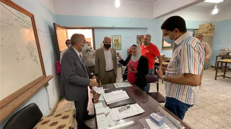 الجيار يتابع سير امتحانات الدبلومات الفنية فى اليوم الاول