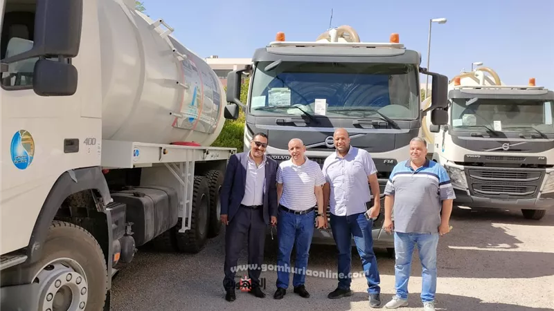 رئيس مياه قنا يشهد استلام الدفعة الأولى من سيارات الكسح