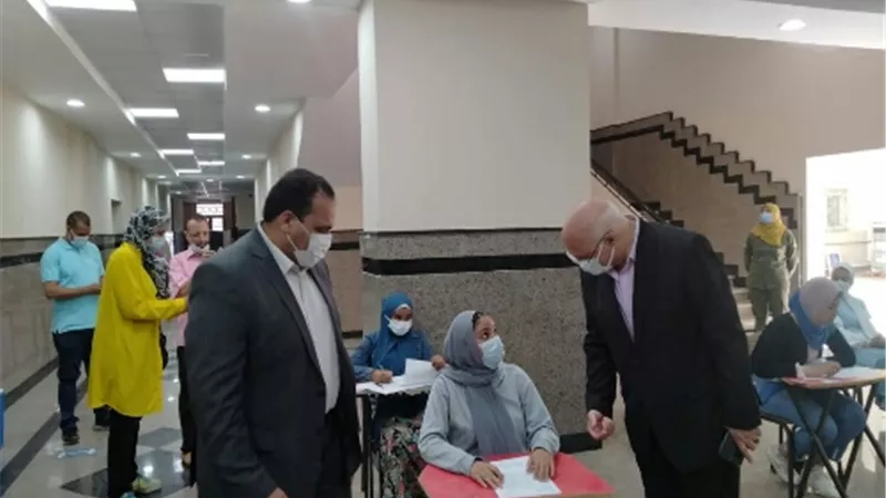 سمير وسوسة يتفقدان سير الامتحانات بكليتي التربية جامعة بنها