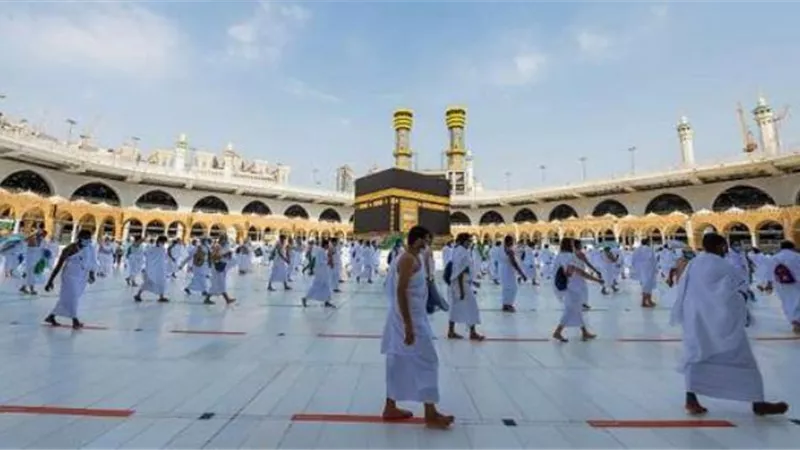 السعودية تستبعد الخال والعم من محارم المرأة عند أداء مناسك الحج