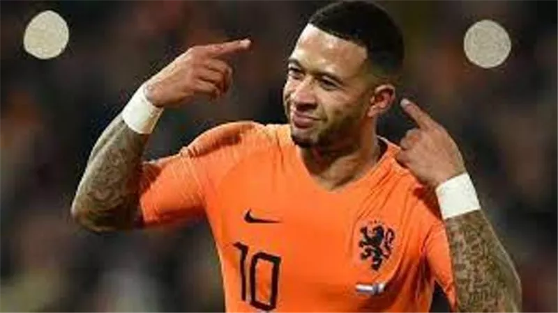 رسميا.. برشلونة يتعاقد مع الهولندي ممفيس ديباي