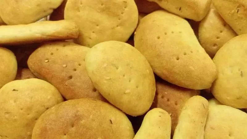 فطاير وقراقيش بالكمون والسمسم للشف جيجي فاروق.. مطبخ صابرين