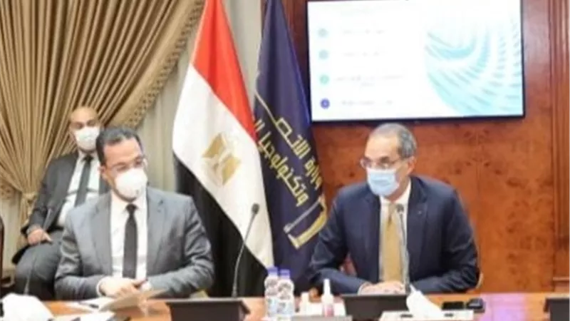 الاتصالات: إنشاء تطبيق موبايل ابليكيشن لتقديم الخدمات للسائحين