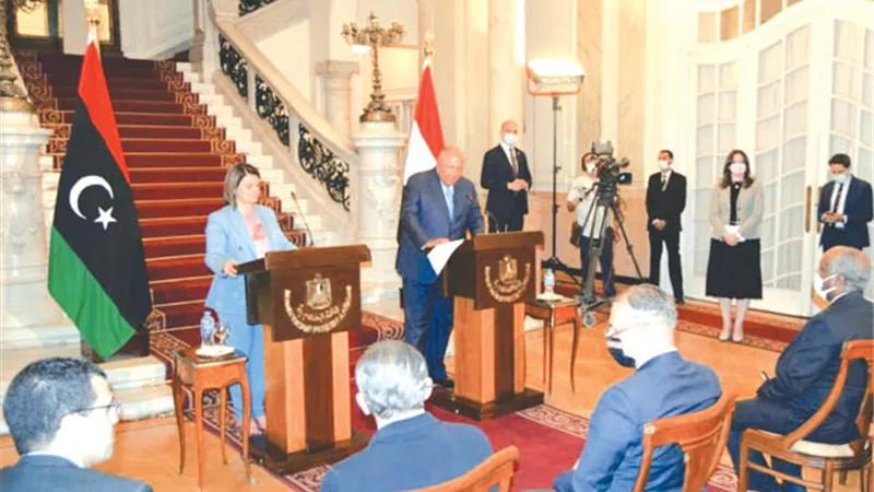 شكري والمنقوش يتفقان علي ضرورة إخراج المرتزقة والمقاتلين الأجانب من ليبيا