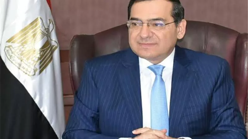 وزير البترول: محطتان جديدتان لتموين السيارات بالغاز على طريق الإسكندرية الصحراوي