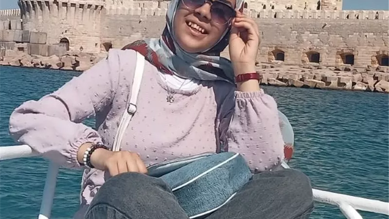 ألف مبروك يا مريم النجاح بالاعدادية