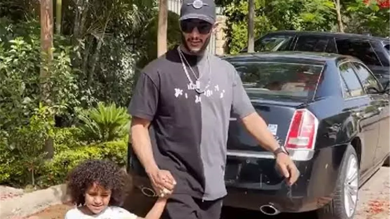 محمد رمضان يحتفل بتخرج ابنته 