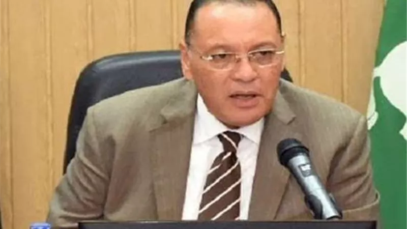 غلق وتشميع ١٩ مركزا للدروس الخصوصية وأكاديميات بدون ترخيص بالزقازيق