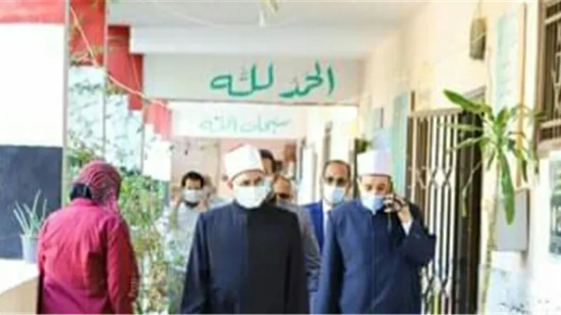 رئيس المعاهد الأزهرية يتابع لجان الثانويةِ وآليات نشر الاستمارة الإلكترونية للشكاوى