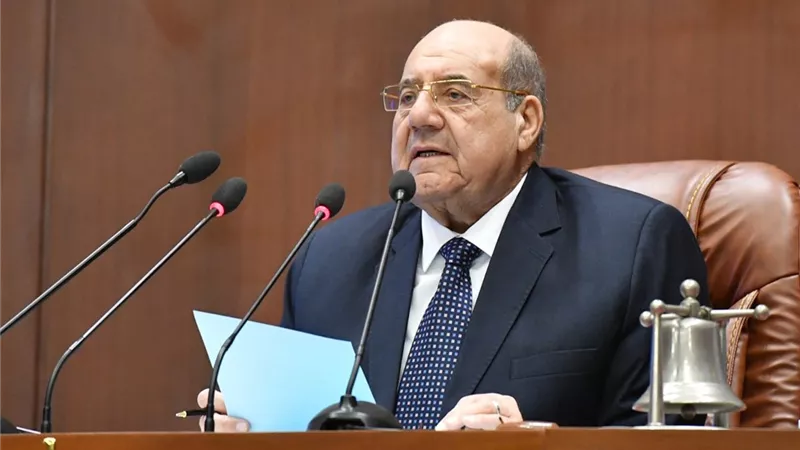 رئيس الشيوخ ينعى والدة وزير شئون المجالس النيابية