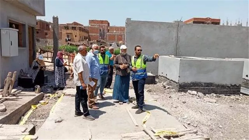 غراب يتابع معدلات أداء ونسب تنفيذ أعمال محطات الصرف الصحي بديرب نجم