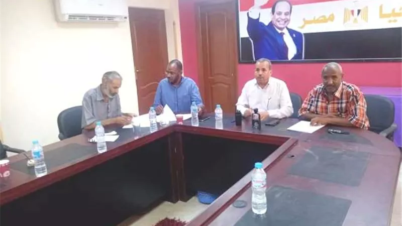 توقيع عقد توصيل التيار الكهربائي لقرية النصر بسفاجا