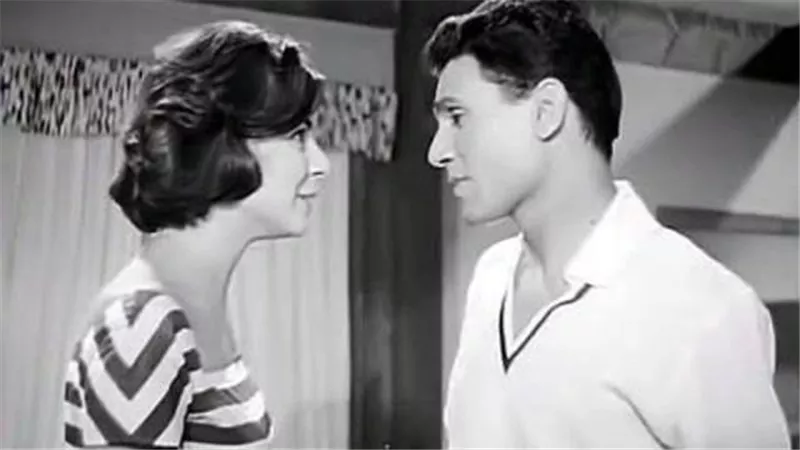 حقيقة قسيمة زواج العندليب والسندريلا.. بمستندات