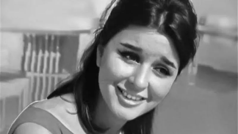 الزوجة الثانية وشفيقة ومتولى .. محطات فى حياة السندريلا