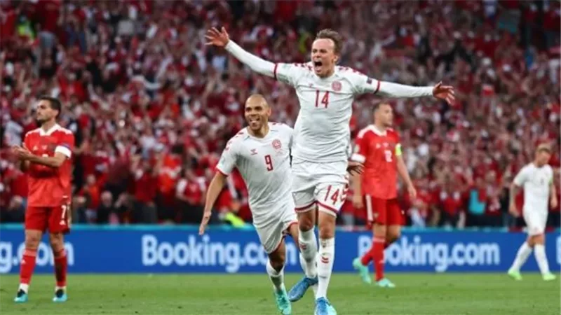 يورو 2020.. الدنمارك تحقق تأهلا مثيرا بعد اكتساح روسيا برباعية #فيديو