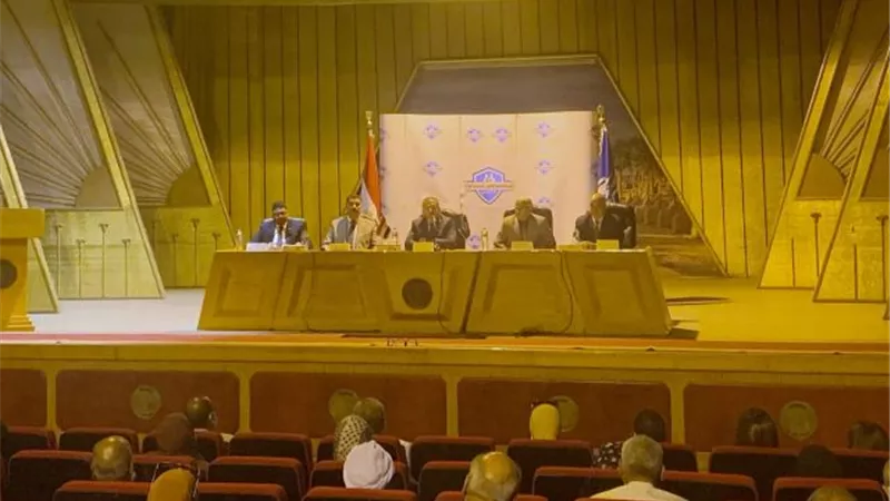 مدير التأمين الصحى الشامل: أهالى الأقصر يختارون أماكن علاجهم على حريتهم.. بالصور