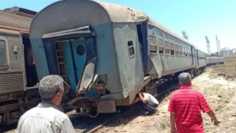 المصابين في حادث قطار الاسكندرية ل( الجمهورية اونلاين ) تدافع الركاب هو ما اسفر عن اصابات