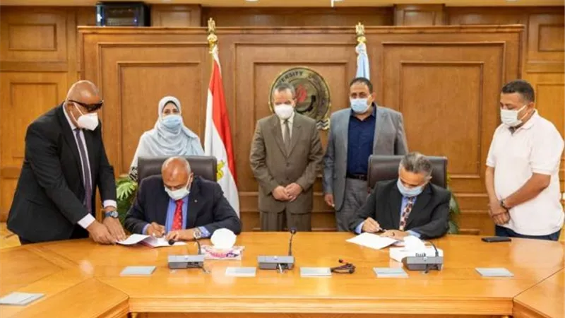 بروتوكول تعاون بين جامعة السويس والسويس لتصنيع البترول.. بالصور
