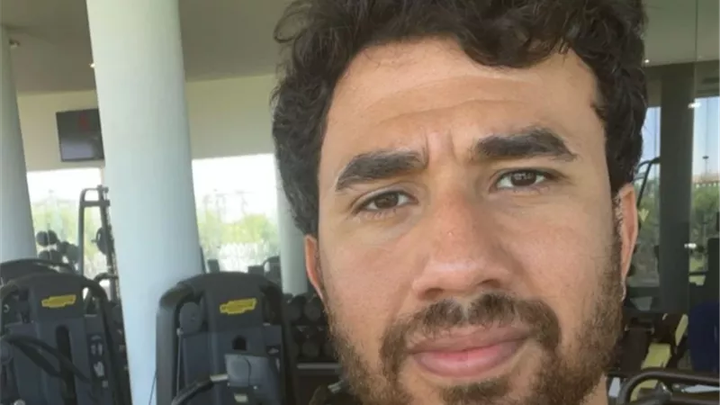 شاهد.. تريزيجيه يؤدي تدريبات بدنية في الجيم