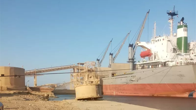 تصدير ٣٠٠٠٠ الف طن فوسفات من ميناء الحمراوين بالبحر الأحمر الي الهند