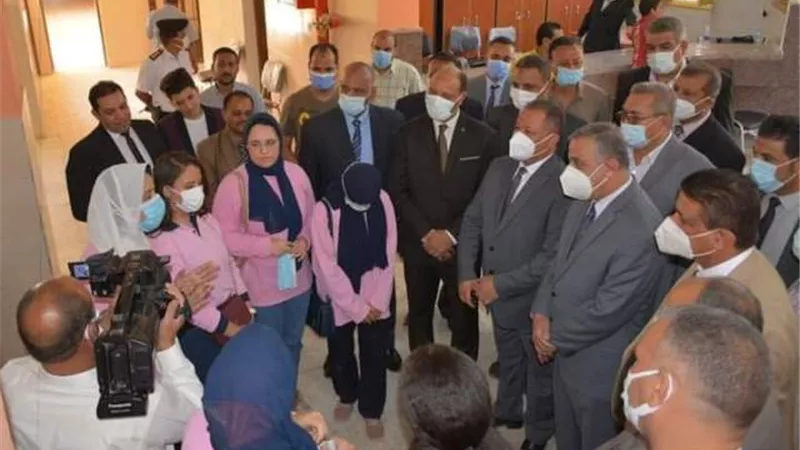 المحافظ يتفقد مدرسة المتفوقين للعلوم والتكنولوجيا بمدينة سوهاج الجديدة