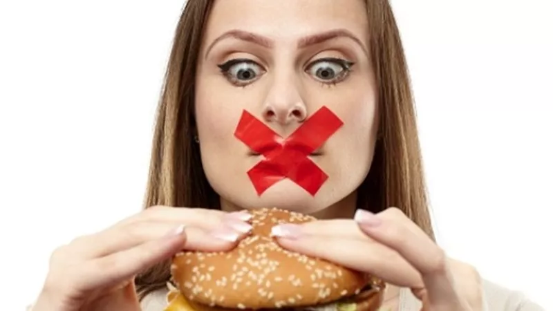بالفيديو.. خبيرة تغذية تكشف عن طريقة سهلة لتقليل الشهية