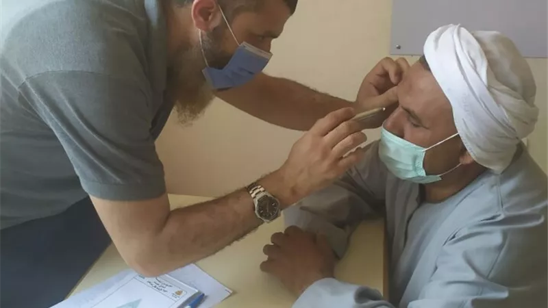 الكشف على 1200 حالة بقافلة جامعة الزقازيق الطبية لقرية الناصرية وأجوارها بمركز الحسينية