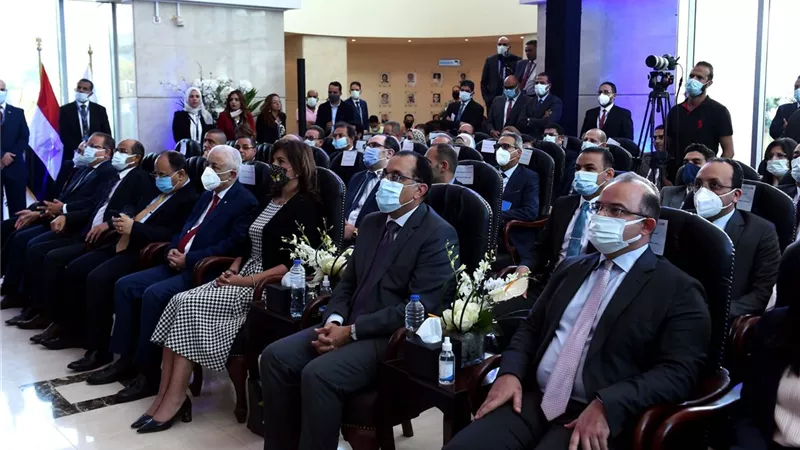 مدبولي يدشن مؤشر تميز بالبورصة بحضور 5 وزراء