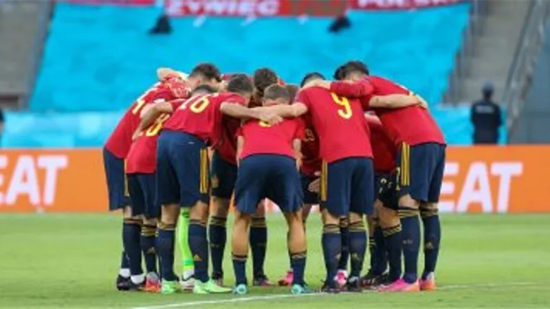 إنريكى يعلن تشكيل إسبانيا أمام سلوفاكيا فى يورو 2020