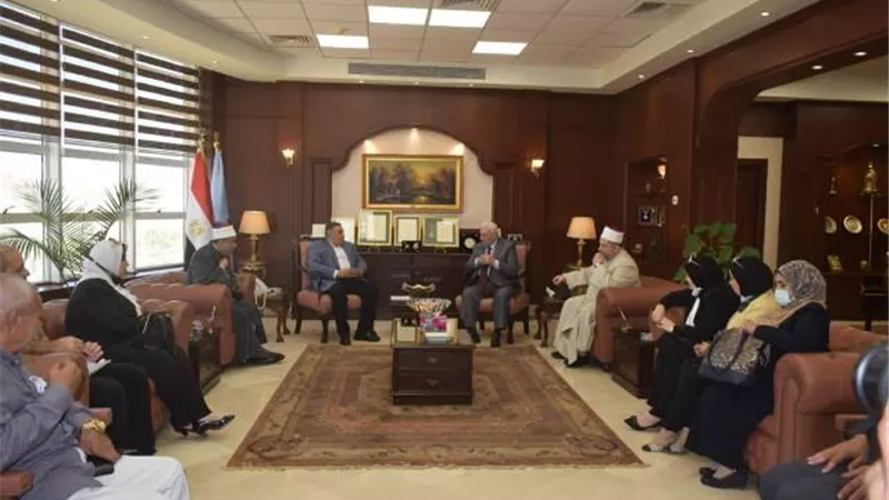 محافظ البحر الأحمر يستقبل أعضاء مجلس النواب لمناقشة معوقات نقل الورش