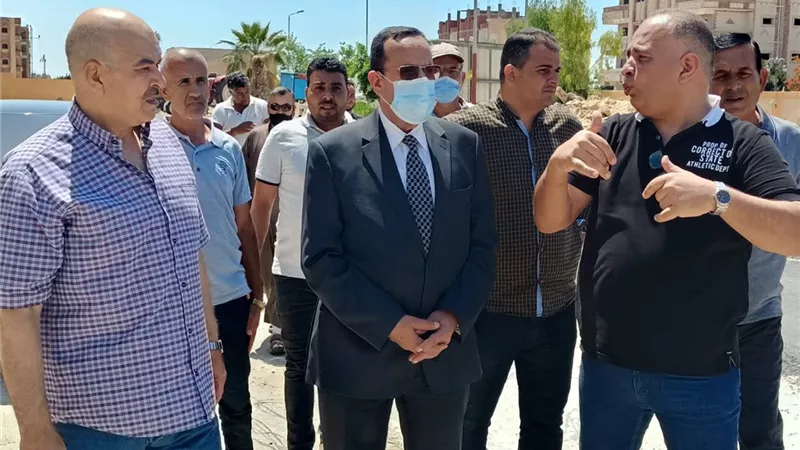 محافظ شمال سيناء يتفقد عدد من المشروعات بالشيخ زويد