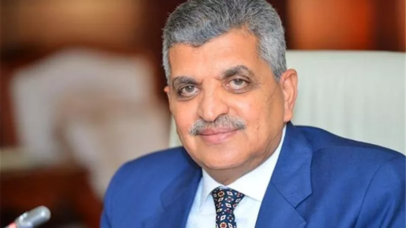 رئيس هيئة قناة السويس: توصلنا لاتفاق مبدئي يرضي جميع الأطراف بشأن السفينة الجانحة