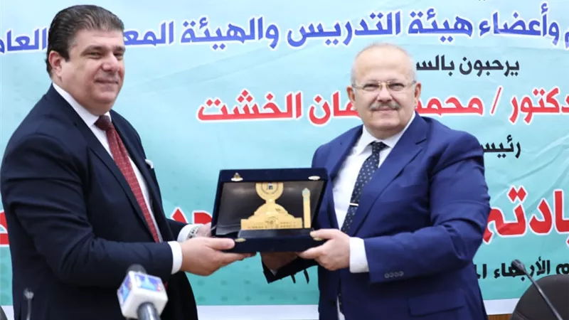 حسين زين يشارك باجتماع مجلس كلية الإعلام