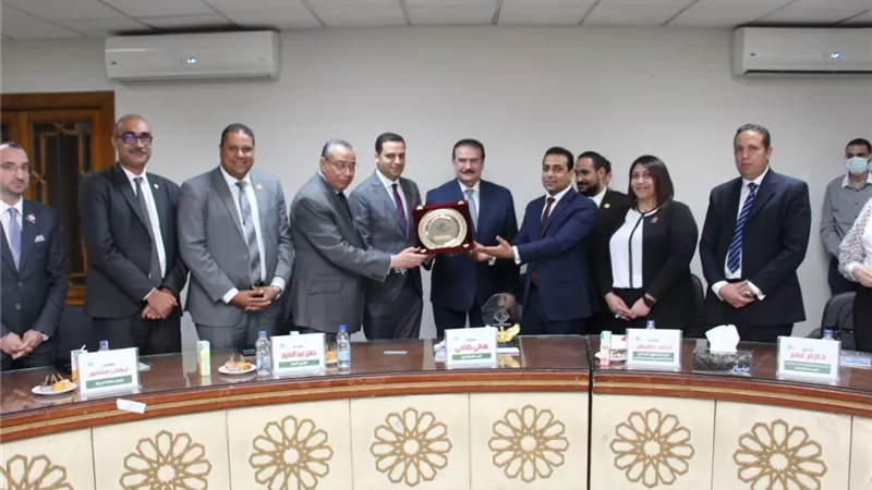نقيب المهندسين يلتقي وفدا من ممثلي تنسيقية شباب الاحزاب والسياسيين